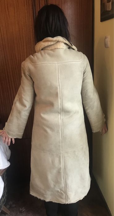 Дамски кожух от агнешка кожа р--р --48--дъл. 120 см- произ. Швеция.