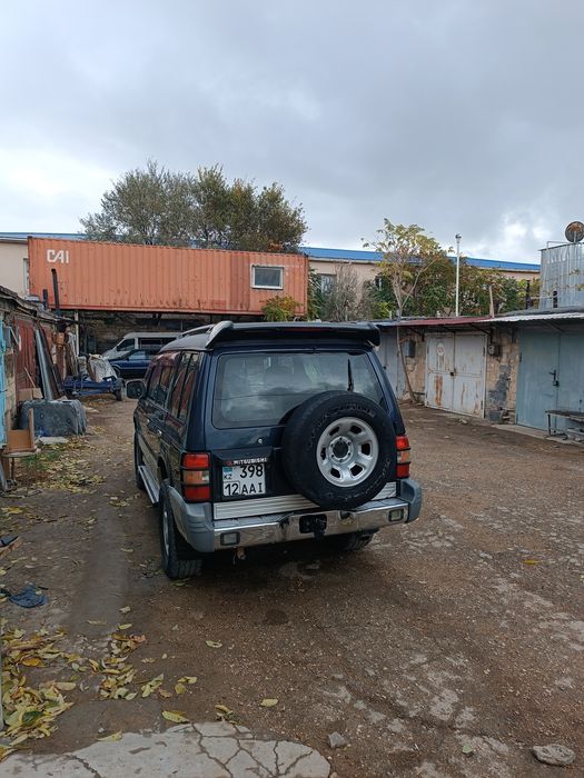 Mitsubishi montero ²