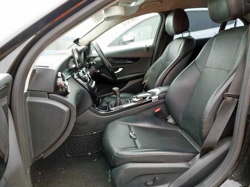 Dezmembrez mercedes 220  2015