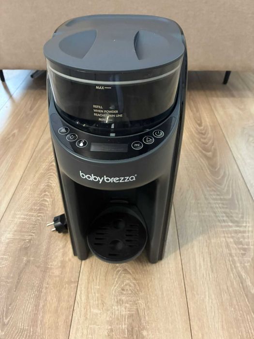 Vând aparat preparare lapte praf Baby Brezza Formula Pro Advanced - ca NOU