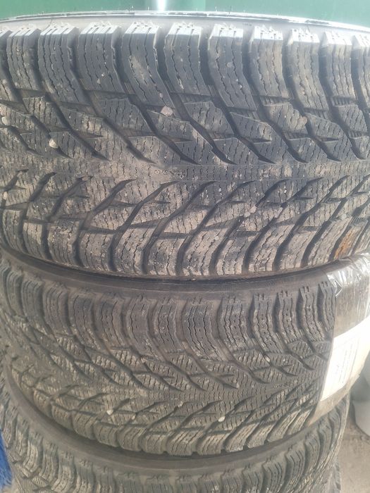 Зимние шины в отличном состоянии