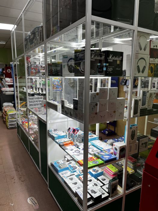 Продаю отдел сотовых аксессуаров