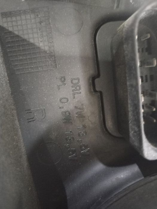 Far dreapta xenon, Ford Kuga, 2012, 2013, 2014, 2015, 2016, cod origine OE CV44-13D154-AG.