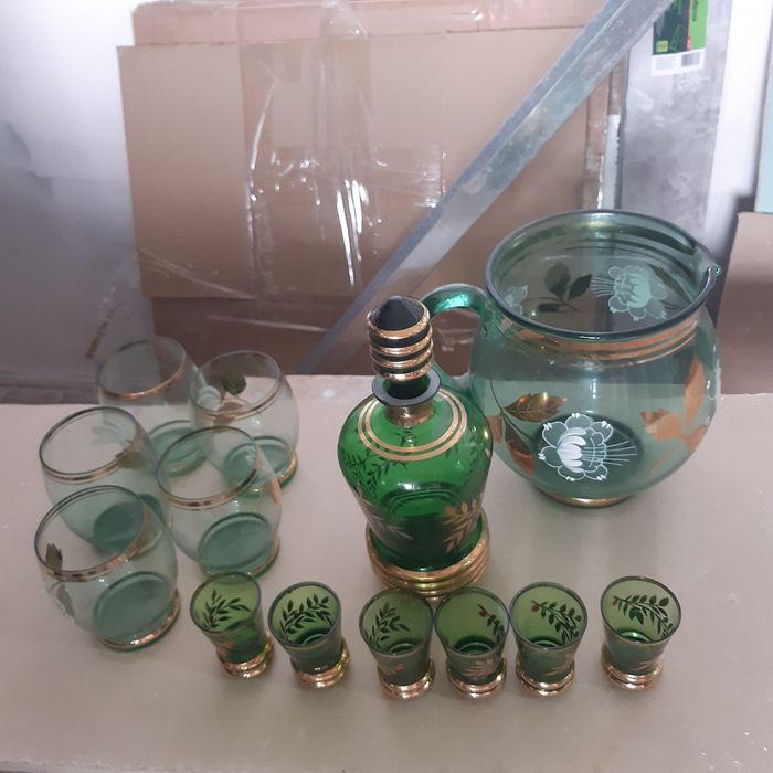 Ретро зелен сервиз с позлата