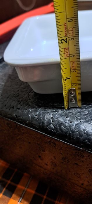 Порцеланова чиния за пренос и съхранение на храна