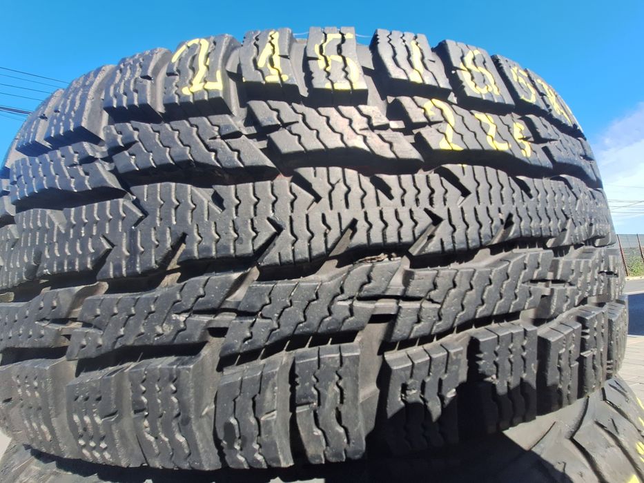 2 anvelope iarna 215/65r15 C Nokian Montaj Gratuit
