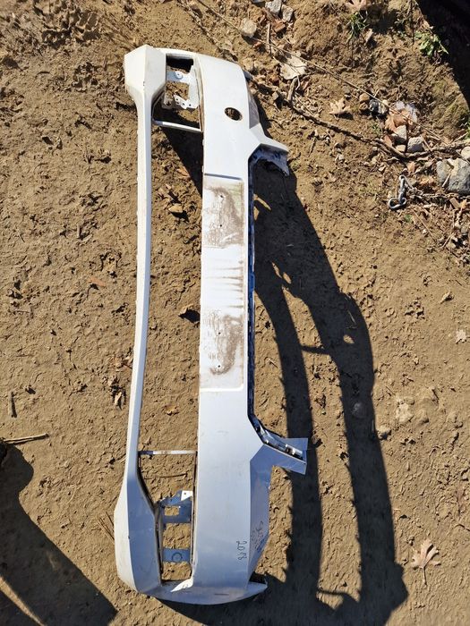 Skoda Superb 2018 предна броня