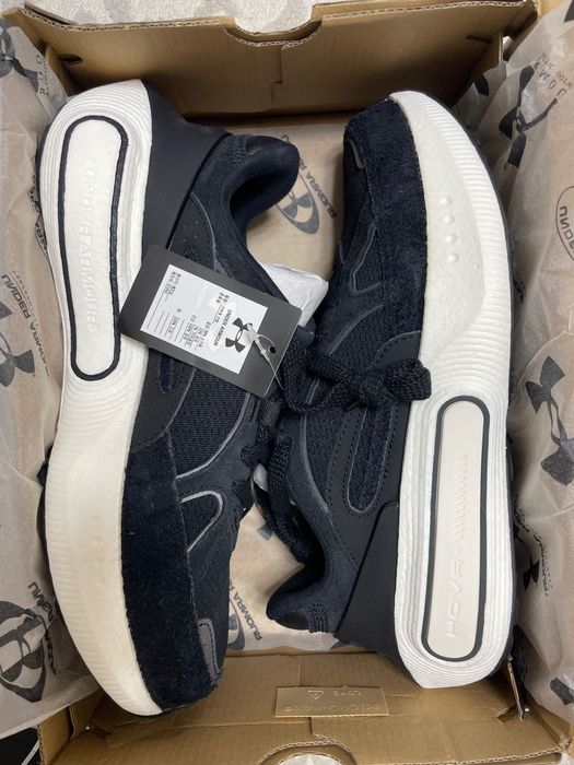 Кроссовки Under Armour 40.5 новые оригинал