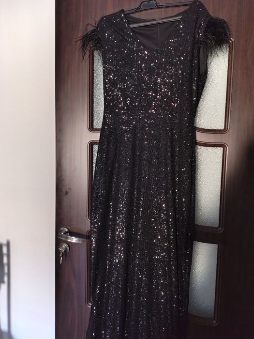 Vind rochie de ocazie cu paiete.