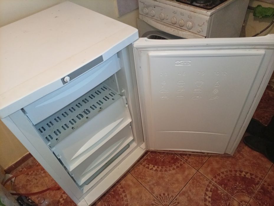 Морозильная камера Indesit