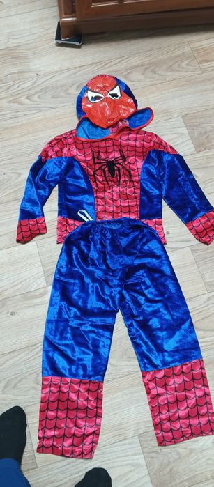 Продам новогодние костюмы