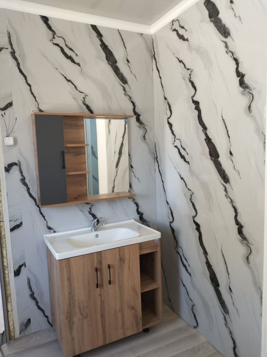 Очень аккуратно поклейка обоев