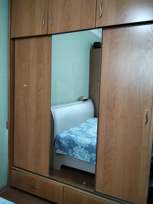 Продам шкаф-купе с зеркалом