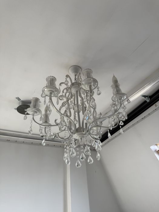 Продам красивую люстру