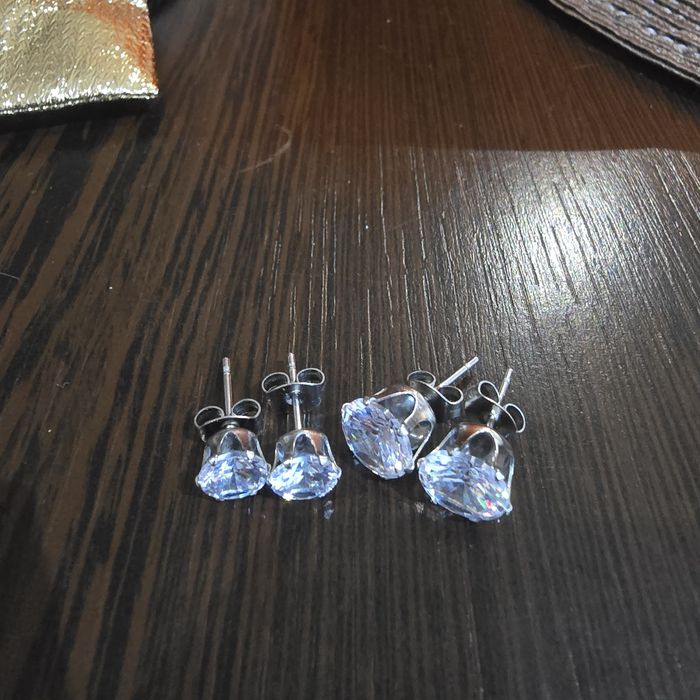 Обеци с камъни сваравски