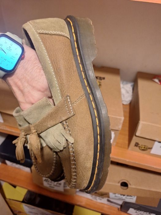 Pantofi Dr Martens olive mărimea 39 foarte comozi.