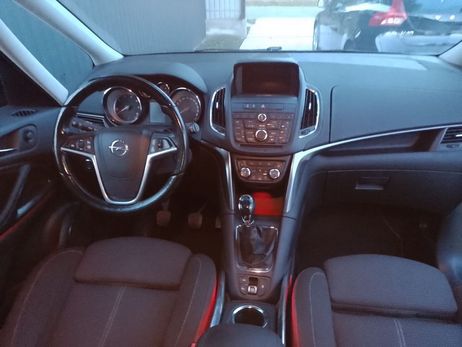 Vând Opel Zafira C Tourer