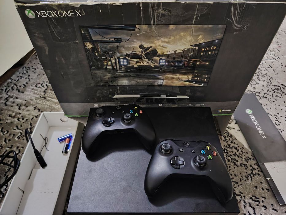 Xbox one x sotiladi xotirasi 1 terabayt 2 ta jostik