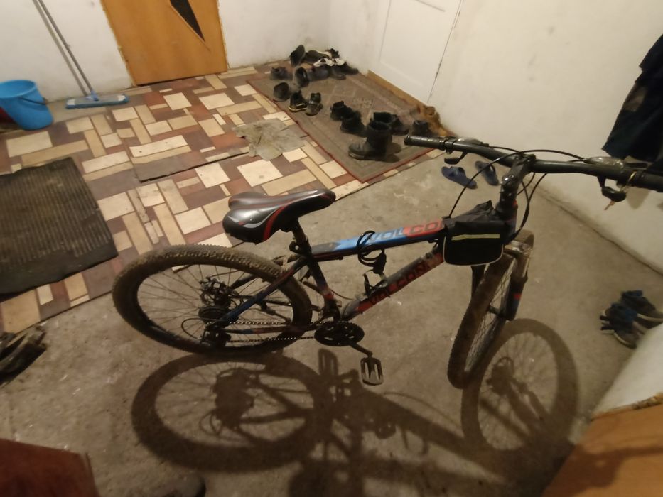 Один сезон только катался