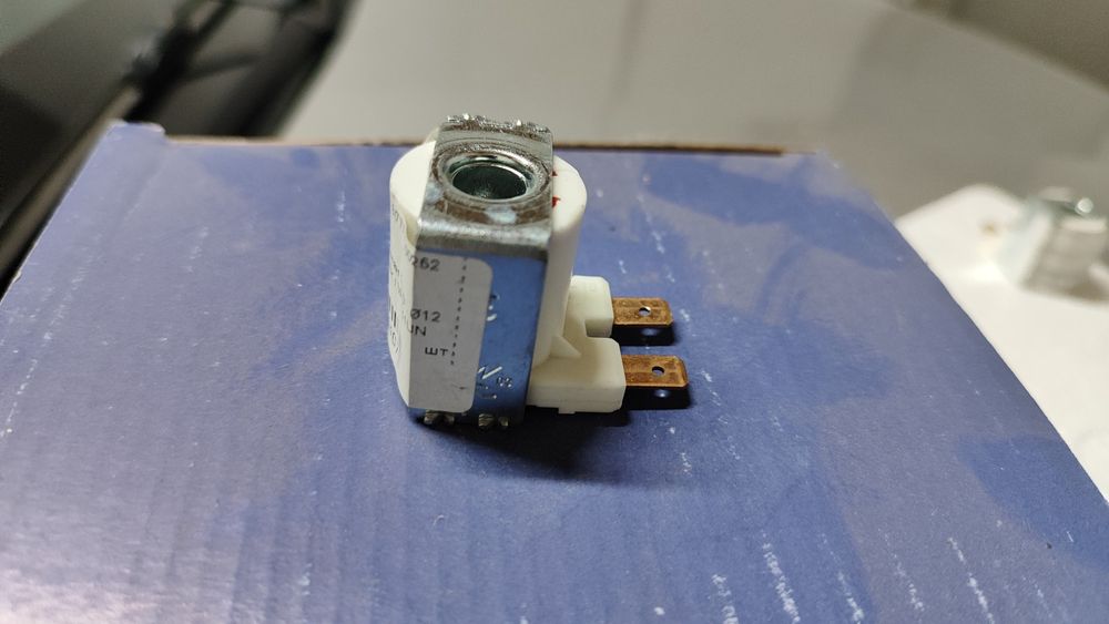 Катушка  на электромагнитный клапан