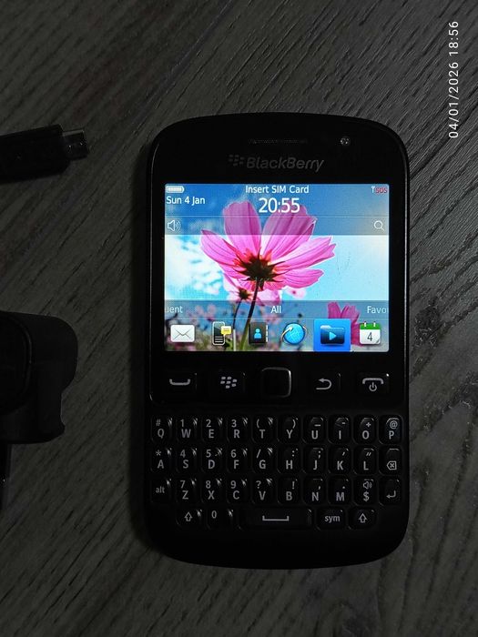BLACKBERRY 9720 Smartphone с оригинално зарядно и кабел