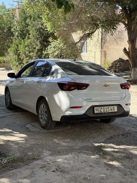 Chevrolet Onix 2023 — 2