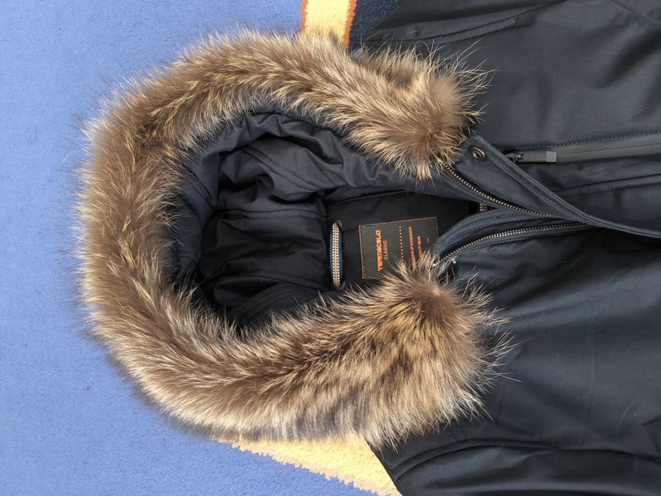 Зимняя куртка размер 46.