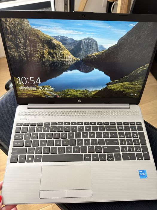 Laptop HP 250 G8 | Intel i5 Gen 11 | 8GB RAM | SSD NVMe 512GB | Iris Xe | Stare impecabilă