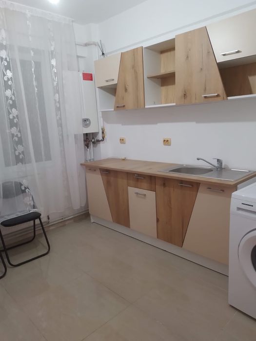 Inchiriez apartament ultracentral in Gaesti