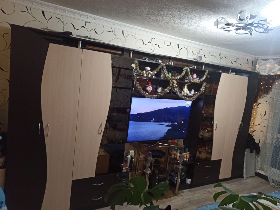 Продам стенку в хорошем состоянии