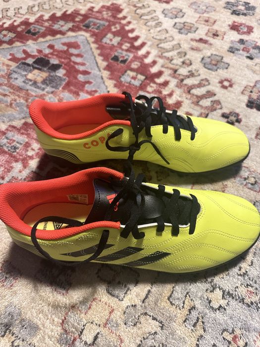 Ghete fotbal teren sintetic