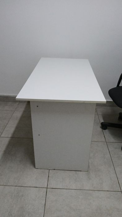 Продам стол офисный