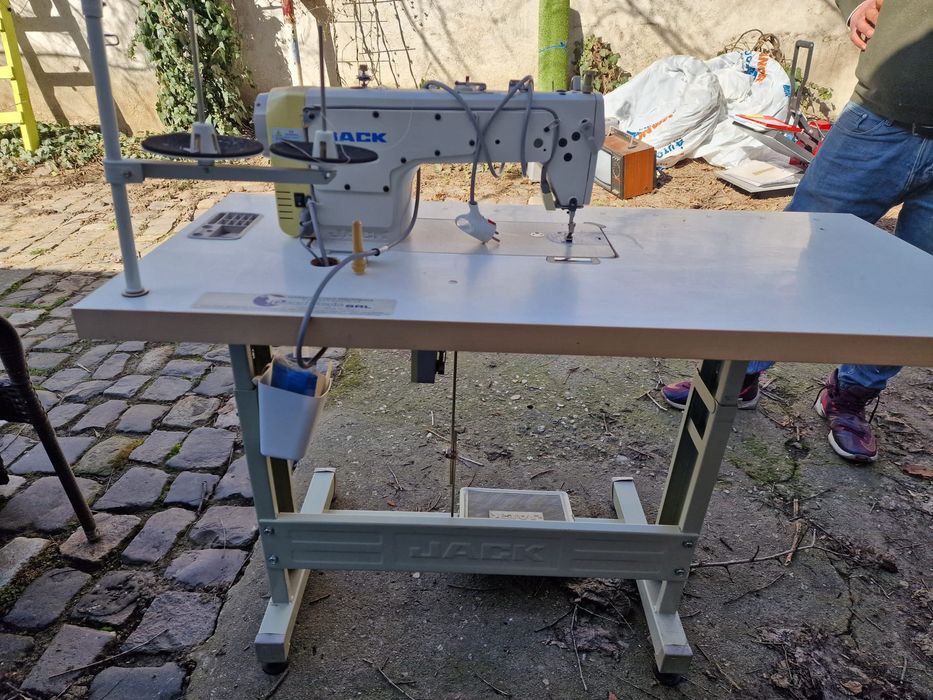 Mașina de cusut industriala JACK