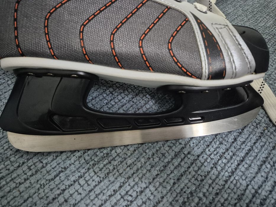 продам коньки хоккейные