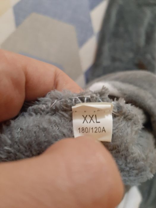 Цяла пижама (Onesie) с качулка и цип.