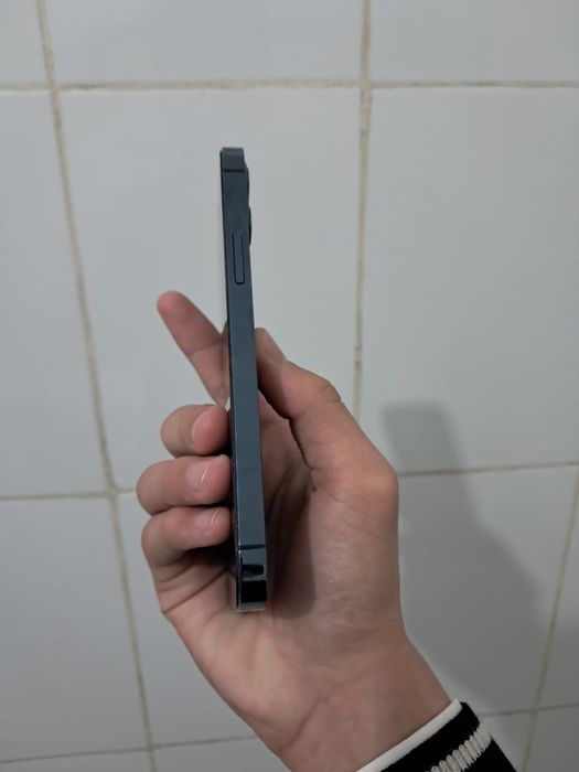 Iphone 12 pro.        .