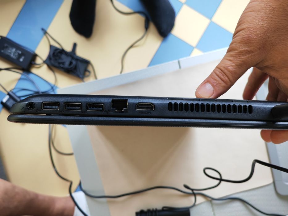 Dell Inspiron 3521 ,Intel® Core™ i5-3337U 1.80GHz,8GB DDR3,SSD 512GB, AMD Radeon HD 8730M