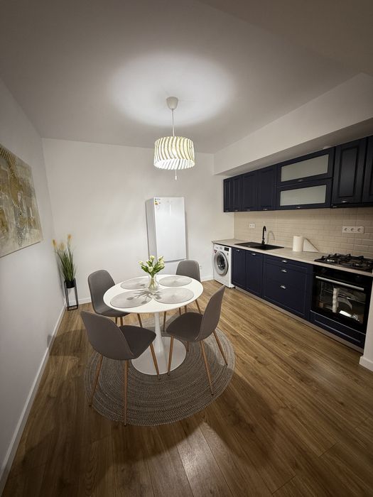 Inchiriez apartament