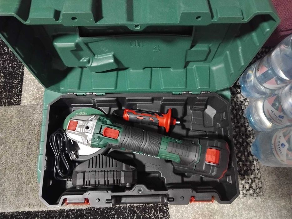 Vand Flex Parkside Nou Cu Acumulator De 2Ah Si Incarcator