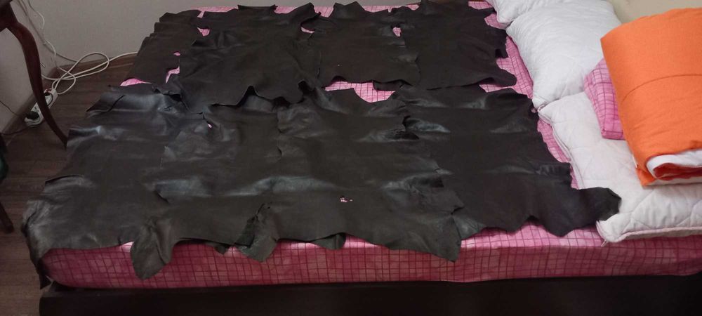 Естествени лицеви кожи.