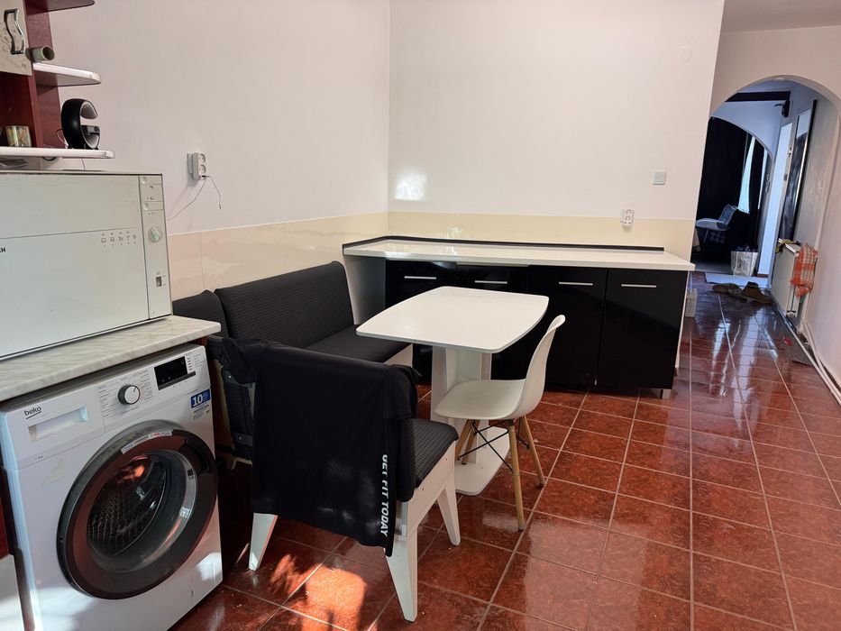 Inchiriez casa in copou