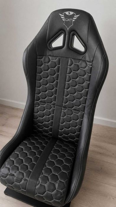 Logitech G923 + кресло-кокпит Trust GXT 1155 RALLY