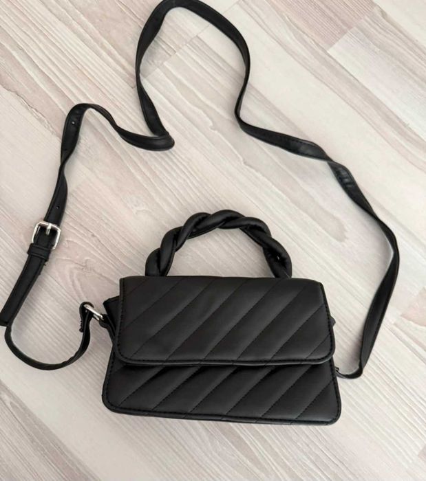 Vand geanta mica neagra Primark