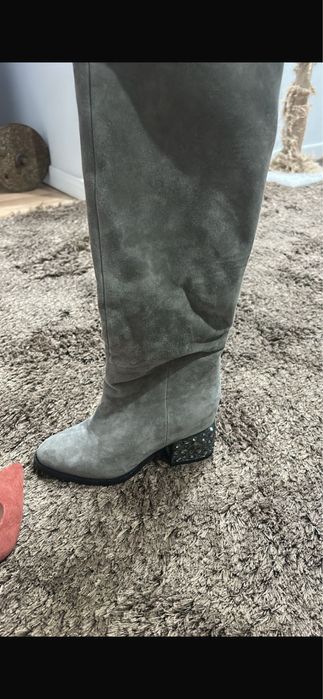 Продам женские сапоги