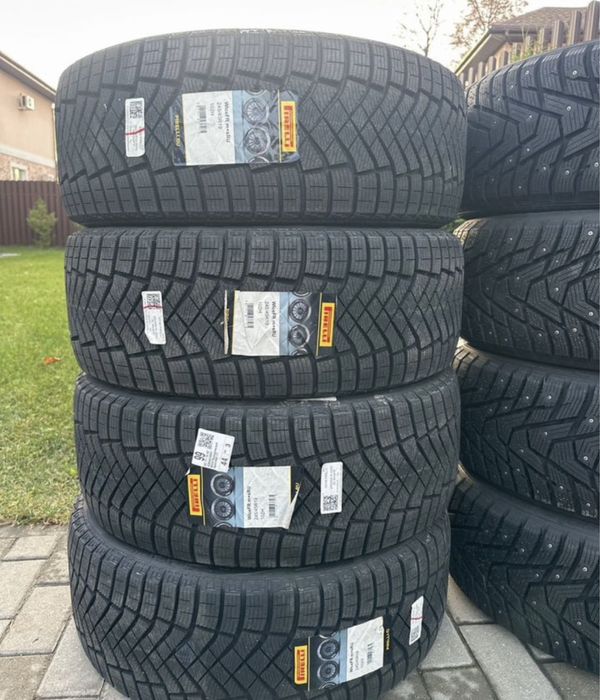 Pirelli Ice Zero 245/45/19. Зимние шины.