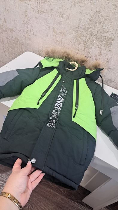 Продам отличную куртка за 7000