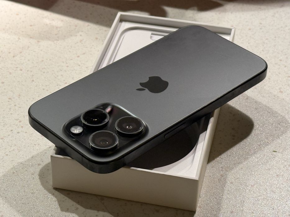 iPhone 15 Pro 128GB Black Titanium – Отличен, 86% Батерия!