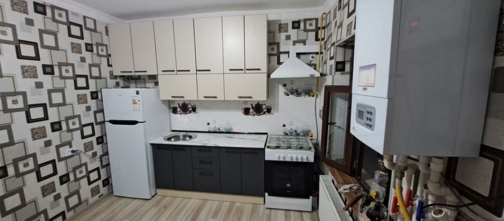 Uy sotiladi To'ytepa Nurafshon shaxar markazida