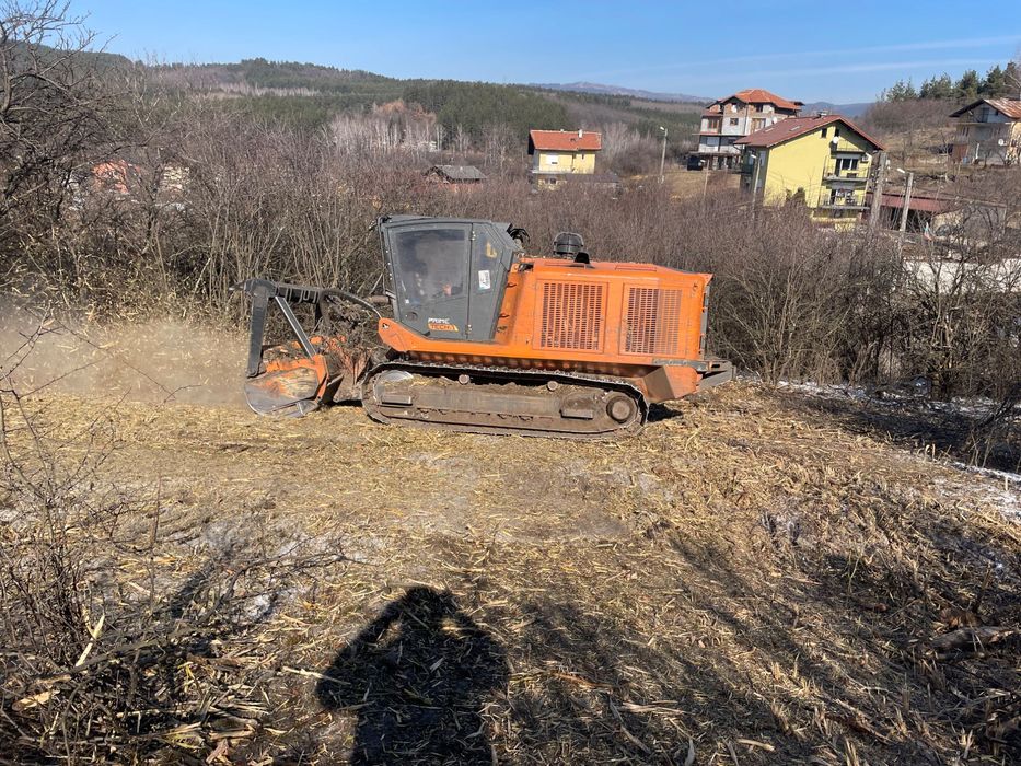 Почистваме с Голям и Мощен Горски Мулчер. Почистване на изоставени парцели,имоти,пасища и гори с голяма гъстота.