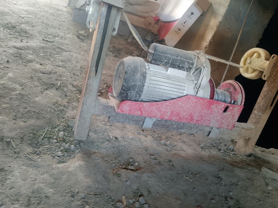 Куруллиш учун либйотка сотилади